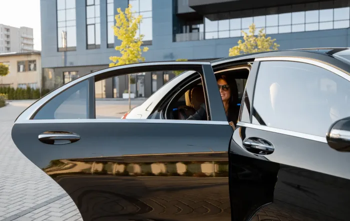 Top Travel Destinations for an Unforgettable Luxurious Sedan Experience in Washington